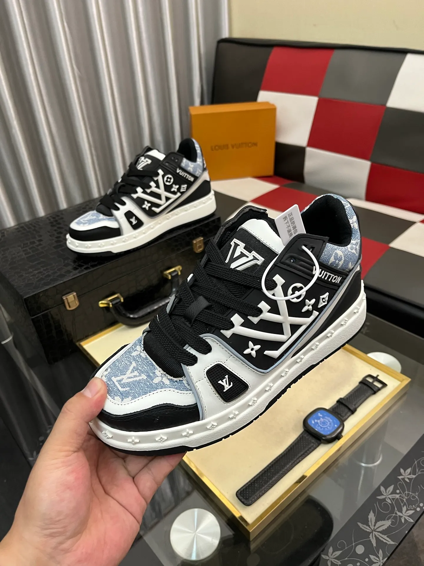 Men's men's shoes 💰620⌚️⌚️ Comes with full packaging "Loui* Vuitto*" LV's new Gaobang sports and casual shoes. Imported first-layer cowhide ➕ Imported sheepskin lining is high-end and comfortable, and the original outsole is light and wear-resistant! Purely handmade, details determine quality! Size 38-442️⃣Colors available